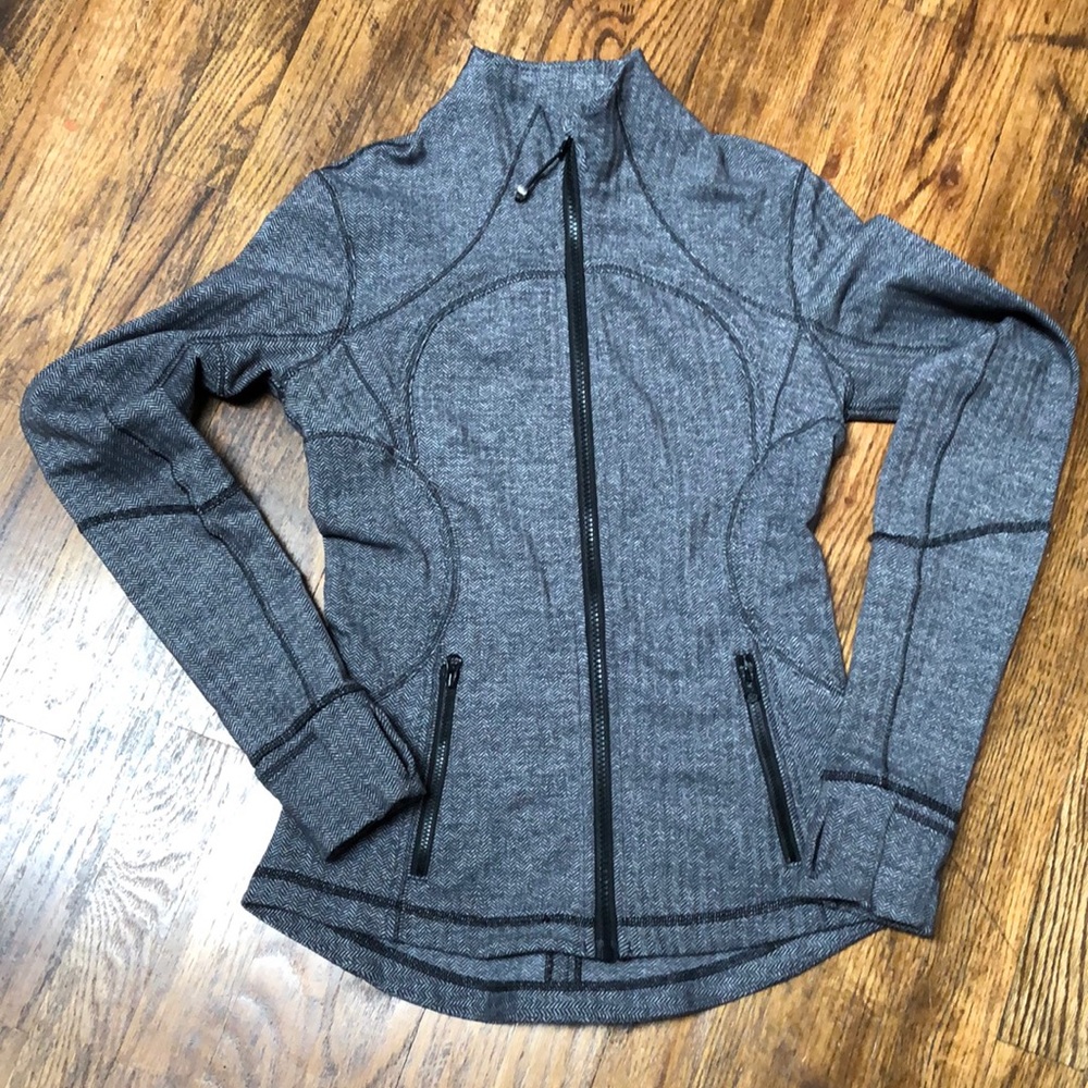 Super flattering cut lululemon zip up jacket
